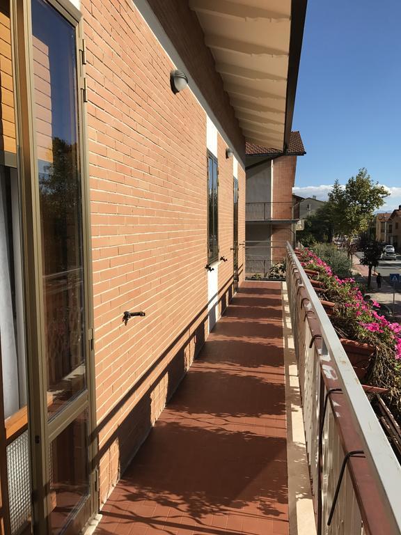 古比奥La Signora Dei Fiori公寓 外观 照片
